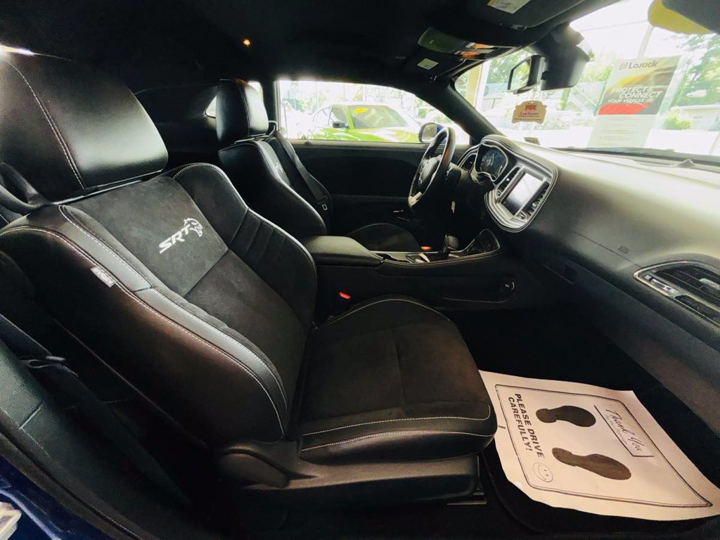 Used 2022 Dodge Challenger SRT Hellcat RWD image 39