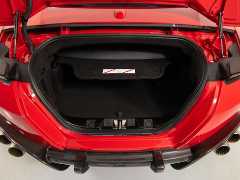 Certified 2025 Ferrari Roma Spider RWD image 32