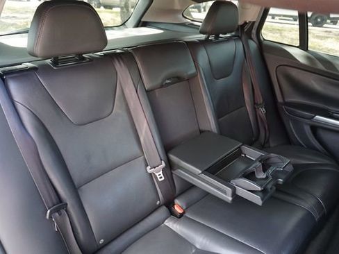 Used 2015 Volvo V60 T5 Premier image 19