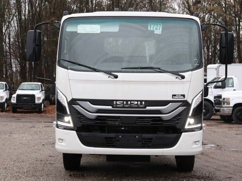 New 2025 Isuzu NPR HD image 2