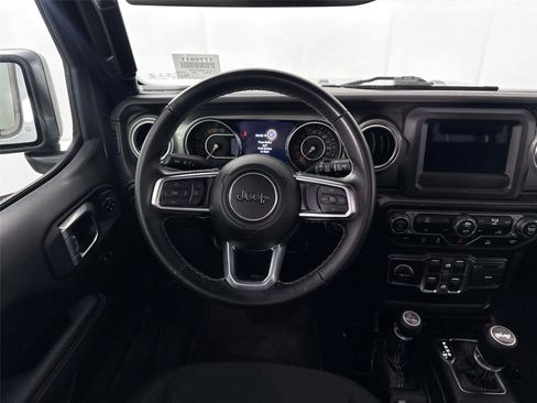 Used 2021 Jeep Wrangler Unlimited Sahara AWD/4WD image 30