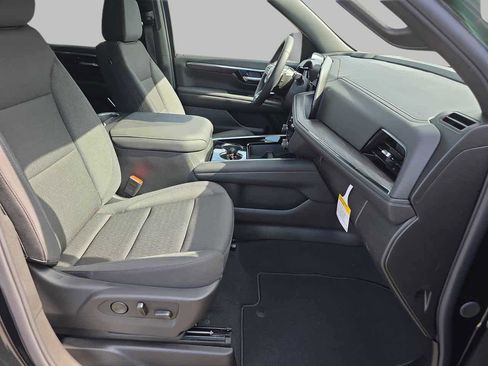 New 2026 Chevrolet Suburban LS RWD image 8