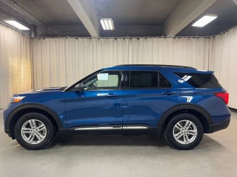 Used 2022 Ford Explorer XLT w/ Equipment Group 202A AWD/4WD image 8