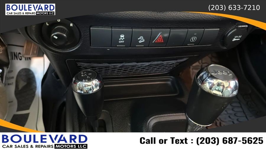 Used 2016 Jeep Wrangler Unlimited Sahara AWD/4WD image 20