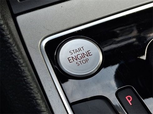 Used 2022 Volkswagen Passat 2.0T SE image 23