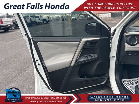 Used 2015 Toyota RAV4 LE FWD image 12