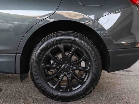 Used 2020 Chevrolet Equinox LS w/ LS Convenience Package image 10