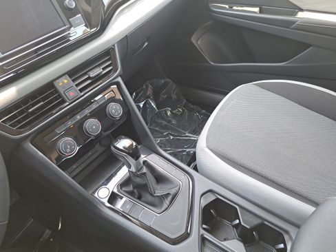 Certified 2024 Volkswagen Taos S w/ MDO Package FWD image 21