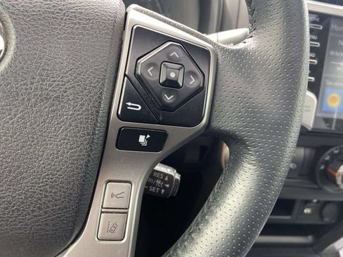 Used 2022 Toyota 4Runner SR5 Premium w/ Moonroof Package AWD/4WD image 17