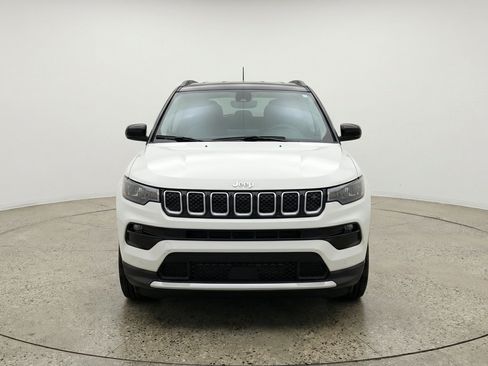 Used 2025 Jeep Compass Limited AWD/4WD image 2