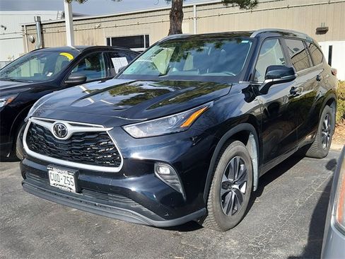 Used 2023 Toyota Highlander L image 3