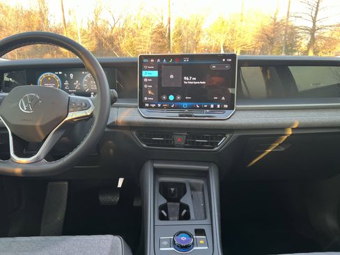 Certified 2025 Volkswagen Tiguan S image 26