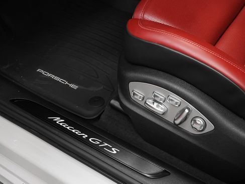 Used 2022 Porsche Macan GTS image 35