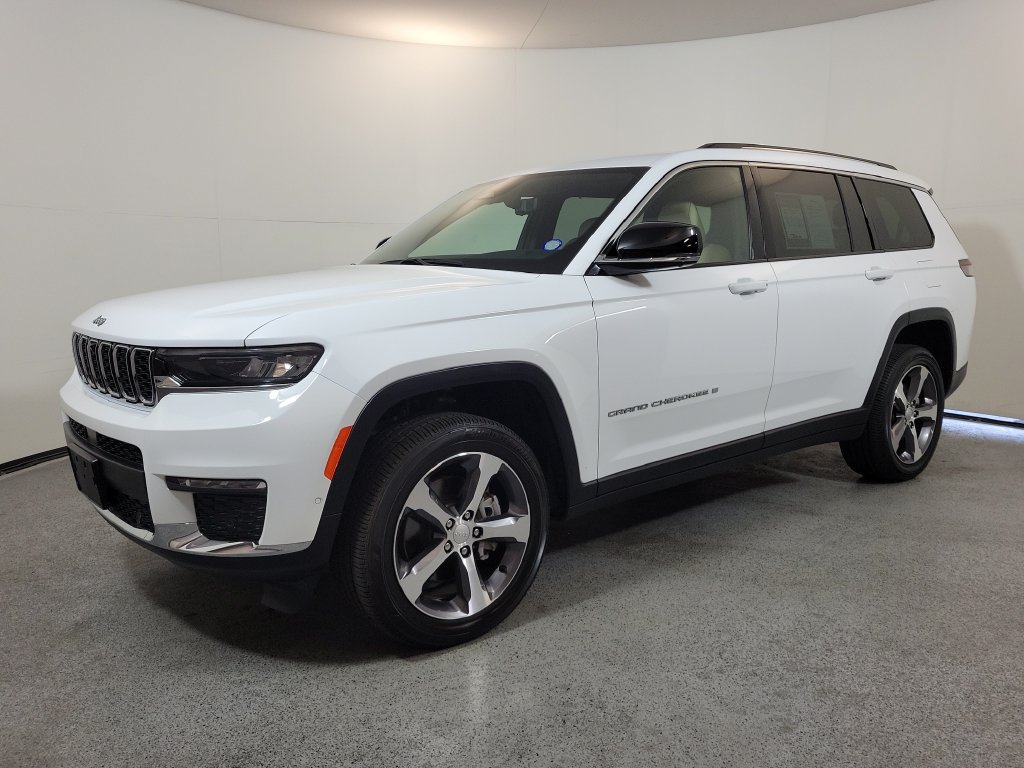 Used 2023 Jeep Grand Cherokee L Limited w/ Luxury Tech Group II AWD/4WD image 3