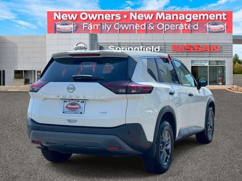 Used 2022 Nissan Rogue S image 5