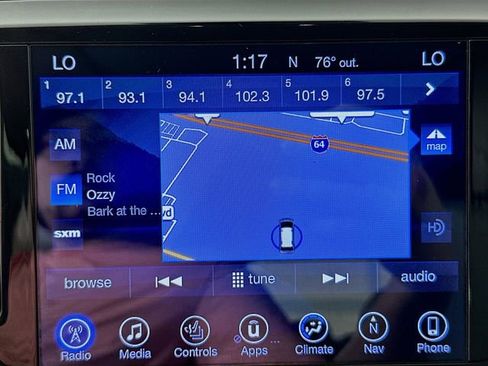 Used 2017 Chrysler Pacifica Limited w/ UConnect Theater Package image 13