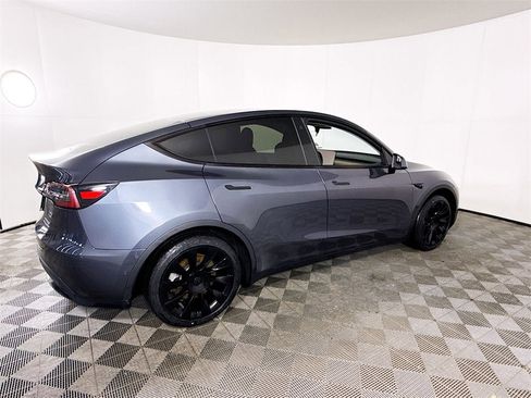 Used 2020 Tesla Model Y Long Range image 27