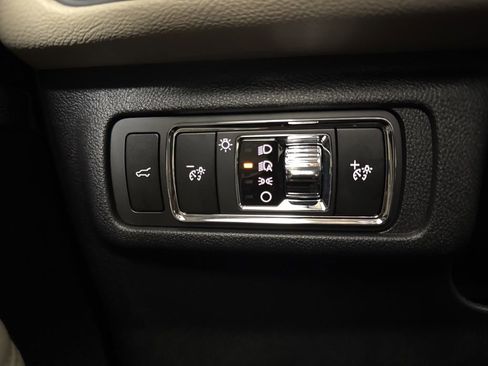 New 2026 Lincoln Corsair Premiere image 19