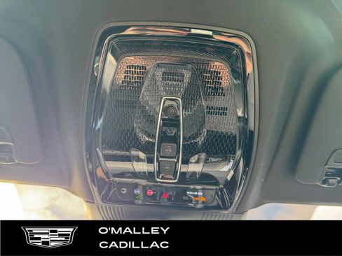 New 2026 Cadillac Vistiq Sport w/ LPO, Floor Liner Package image 24