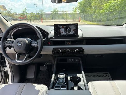 Used 2025 Honda Pilot EX-L image 15
