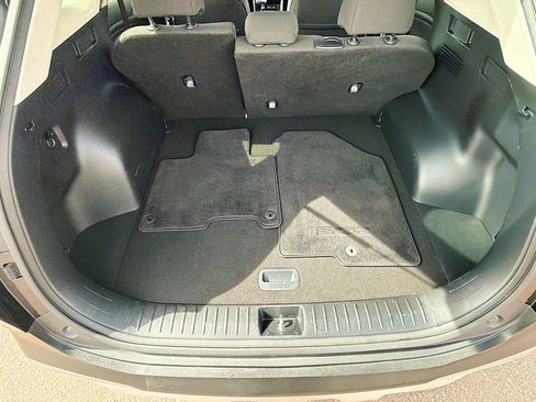 Used 2025 Kia Sportage LX image 28