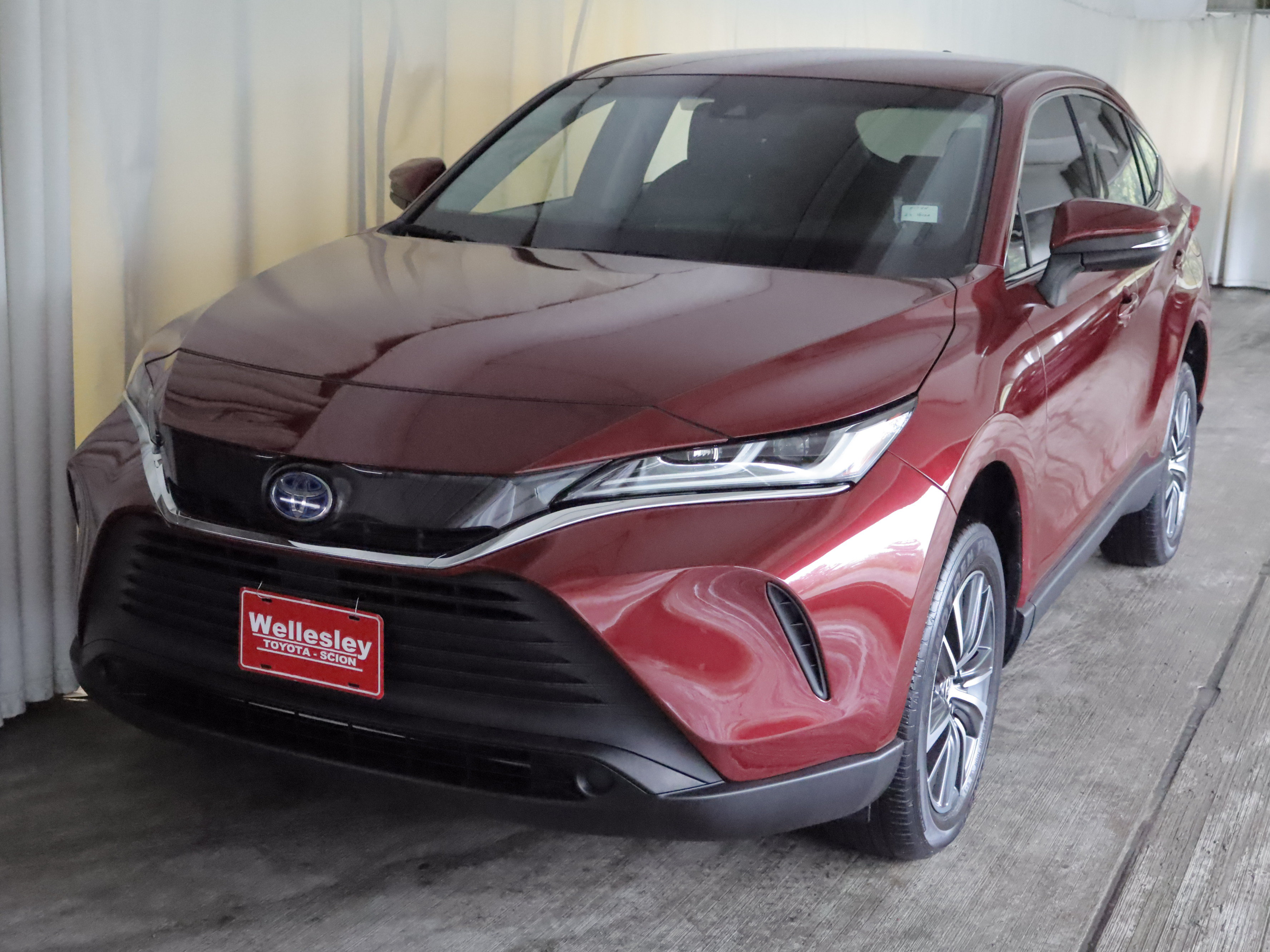 Used 2023 Toyota Venza LE AWD/4WD image 21