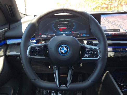 Used 2026 BMW 550e xDrive w/ Premium Package AWD/4WD image 19