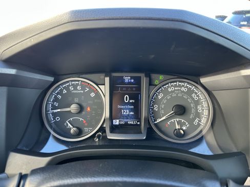 Certified 2023 Toyota Tacoma TRD Off-Road image 23