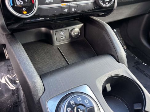 Certified 2021 Ford Escape SE w/ SE Sport Appearance Package image 25