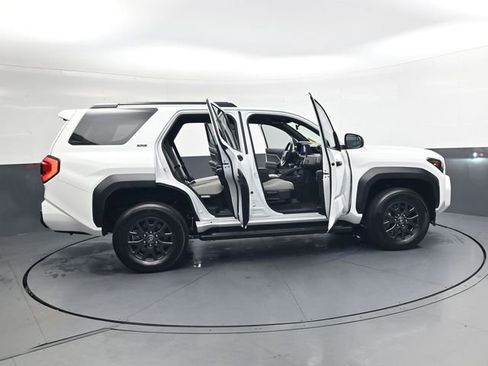 Used 2025 Toyota 4Runner SR5 image 39