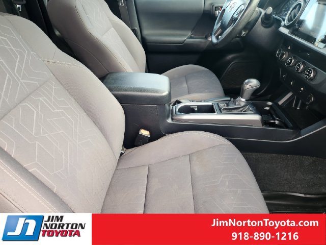 Used 2017 Toyota Tacoma TRD Off-Road w/ Tow Package AWD/4WD image 15