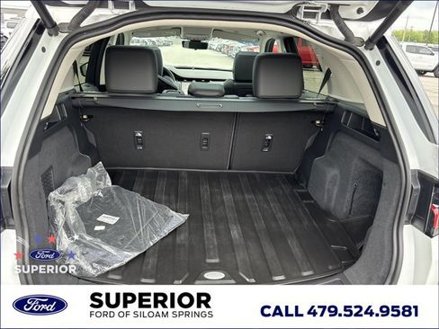 Used 2025 Land Rover Discovery Sport S AWD/4WD image 7