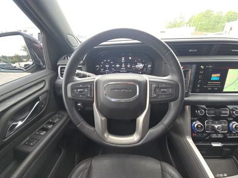 Used 2022 GMC Yukon XL Denali image 31