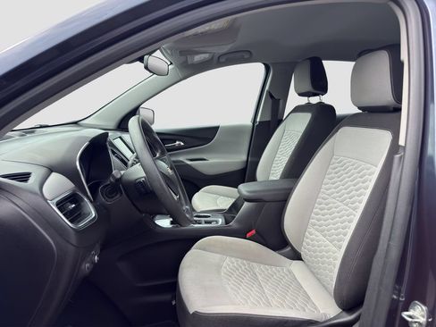 Used 2019 Chevrolet Equinox LS FWD image 9