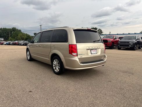 Used 2015 Dodge Grand Caravan SXT FWD image 3