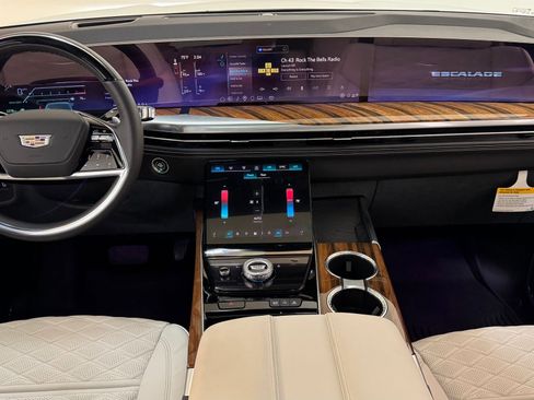 New 2025 Cadillac Escalade Sport Platinum w/ LPO, ONYX Package image 18