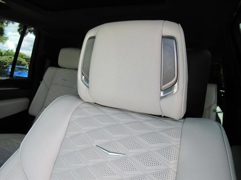 New 2026 Cadillac Escalade ESV Platinum Sport w/ LPO, ONYX Package AWD/4WD image 21