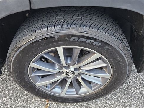 Used 2019 Toyota Highlander XLE image 7