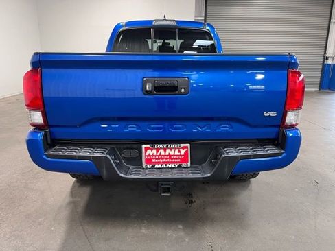 Used 2016 Toyota Tacoma TRD Sport w/ Towing Package image 4