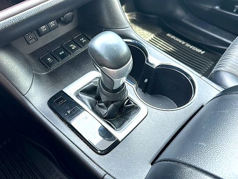 Used 2018 Toyota Highlander Plus image 35