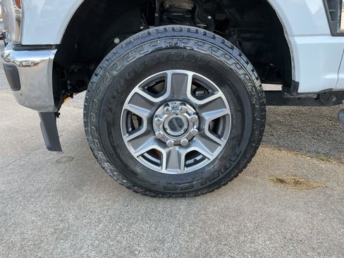 Used 2024 Ford F250 Lariat w/ FX4 Off-Road Package image 53