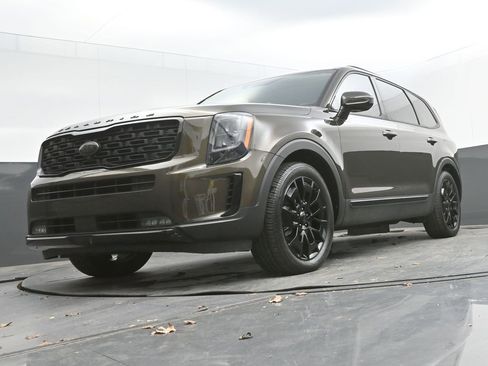 Used 2021 Kia Telluride SX w/ SX Prestige Package image 30