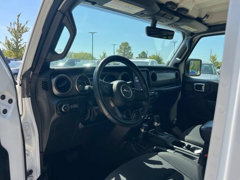 Used 2022 Jeep Wrangler Unlimited Sport AWD/4WD image 19