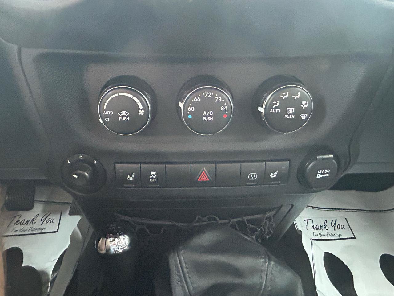 Used 2016 Jeep Wrangler Unlimited Rubicon AWD/4WD image 24