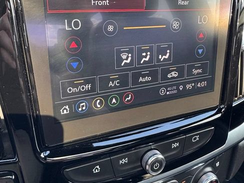 Used 2023 Chevrolet Traverse High Country AWD/4WD image 21