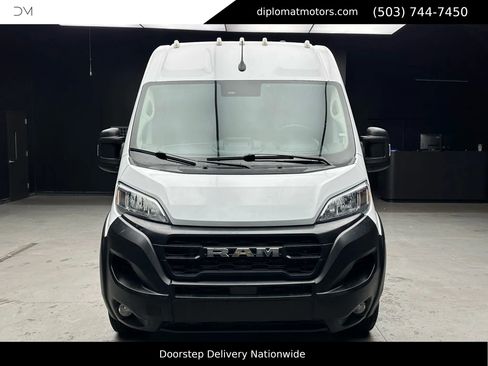 Used 2024 RAM ProMaster 2500 w/ Convenience Group image 11