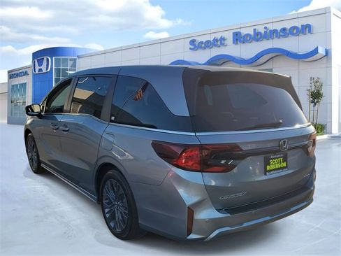 New 2026 Honda Odyssey Touring image 3