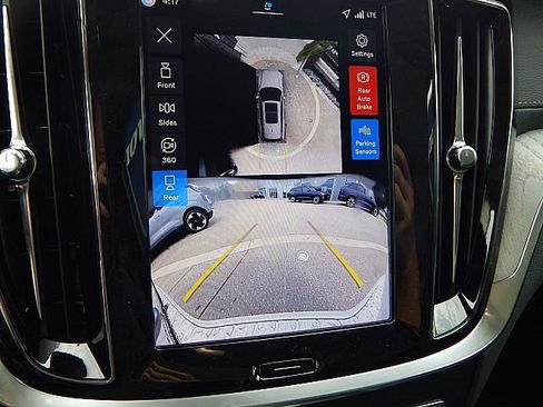 New 2026 Volvo V60 B5 Cross Country Ultra w/ Climate Package image 20