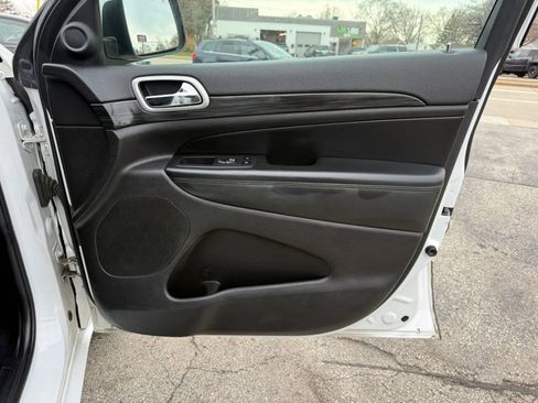 Used 2019 Jeep Grand Cherokee Altitude image 19