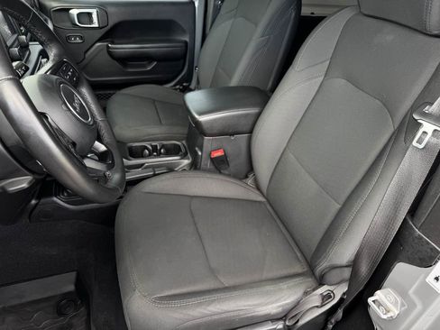 Used 2020 Jeep Wrangler Sport image 17
